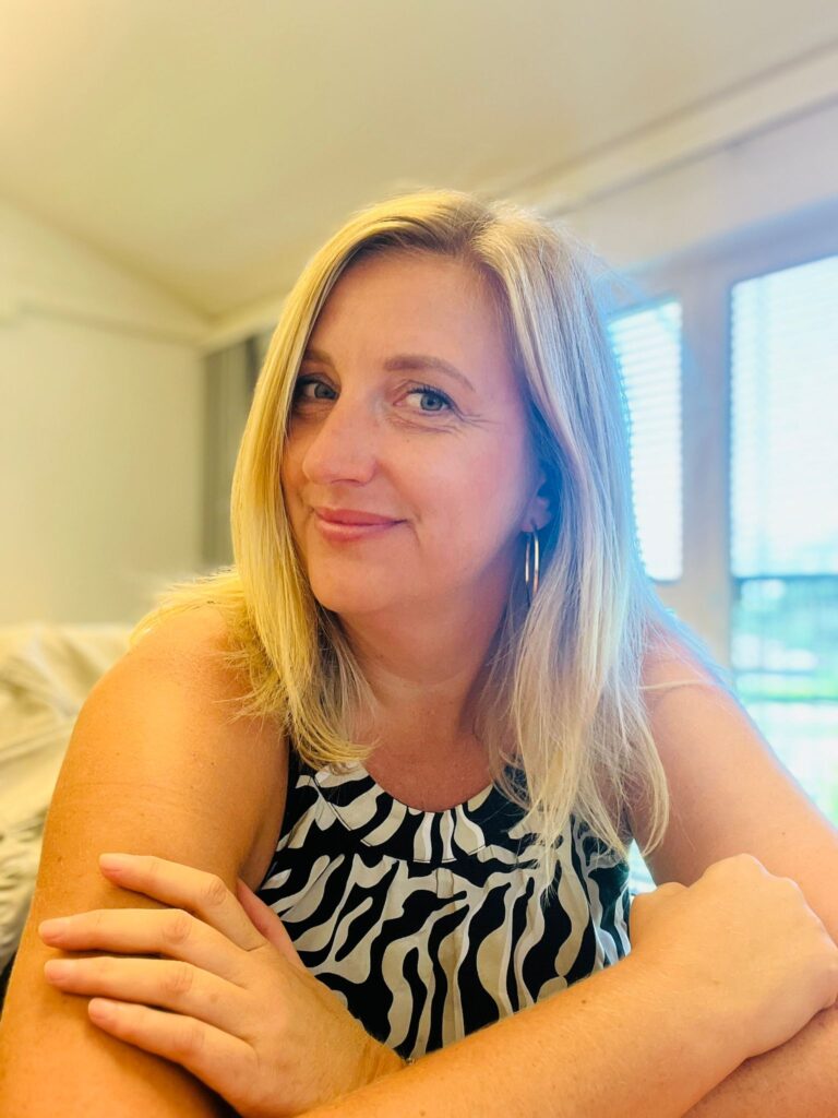 Doris Zeiringer in der Praxis am Dorfplatz